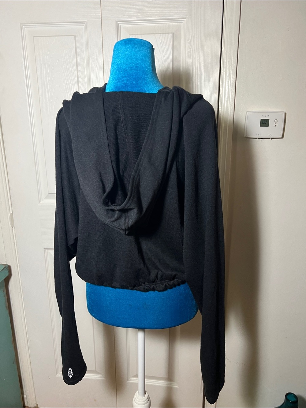 Free People Movement Cropped Pullover Hoodie Women’s Small - Picture 4 of 8
